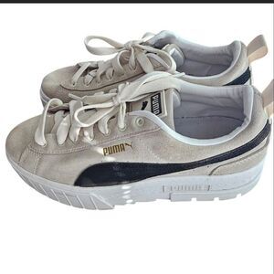 Puma Cream and Black Chunky Platform Sneakers 9.5